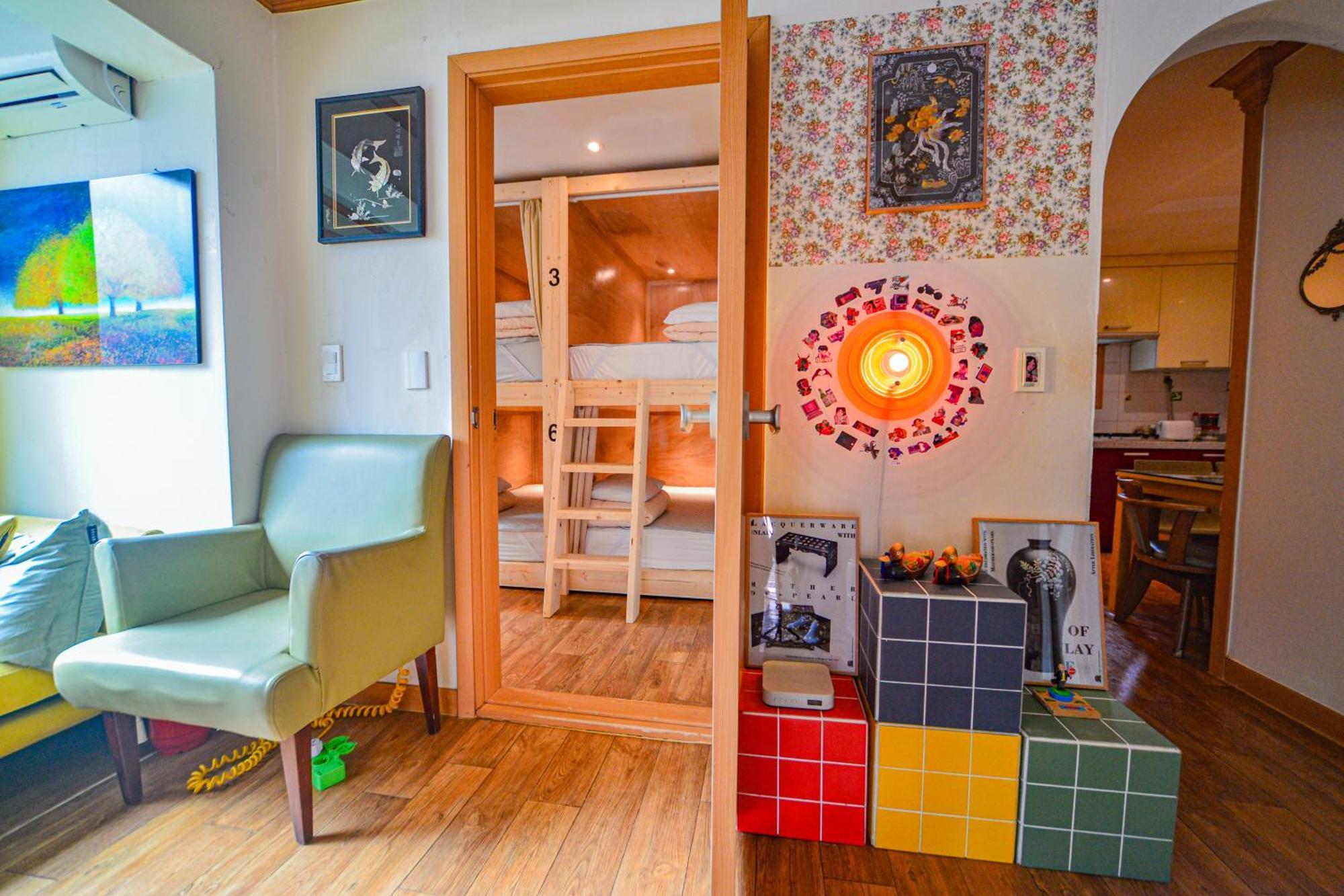 Helloworld Guesthouse Сеул Экстерьер фото