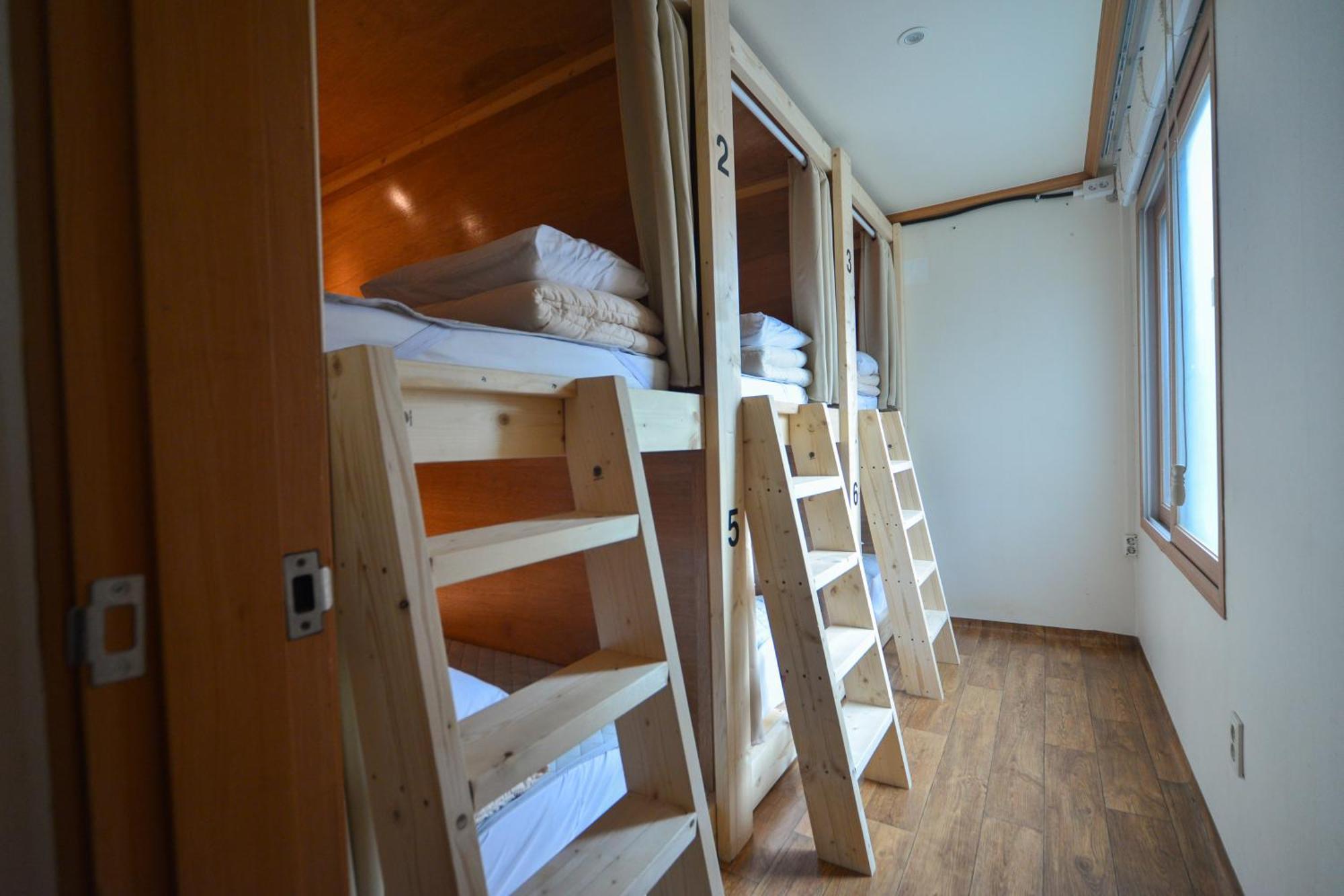 Helloworld Guesthouse Сеул Экстерьер фото