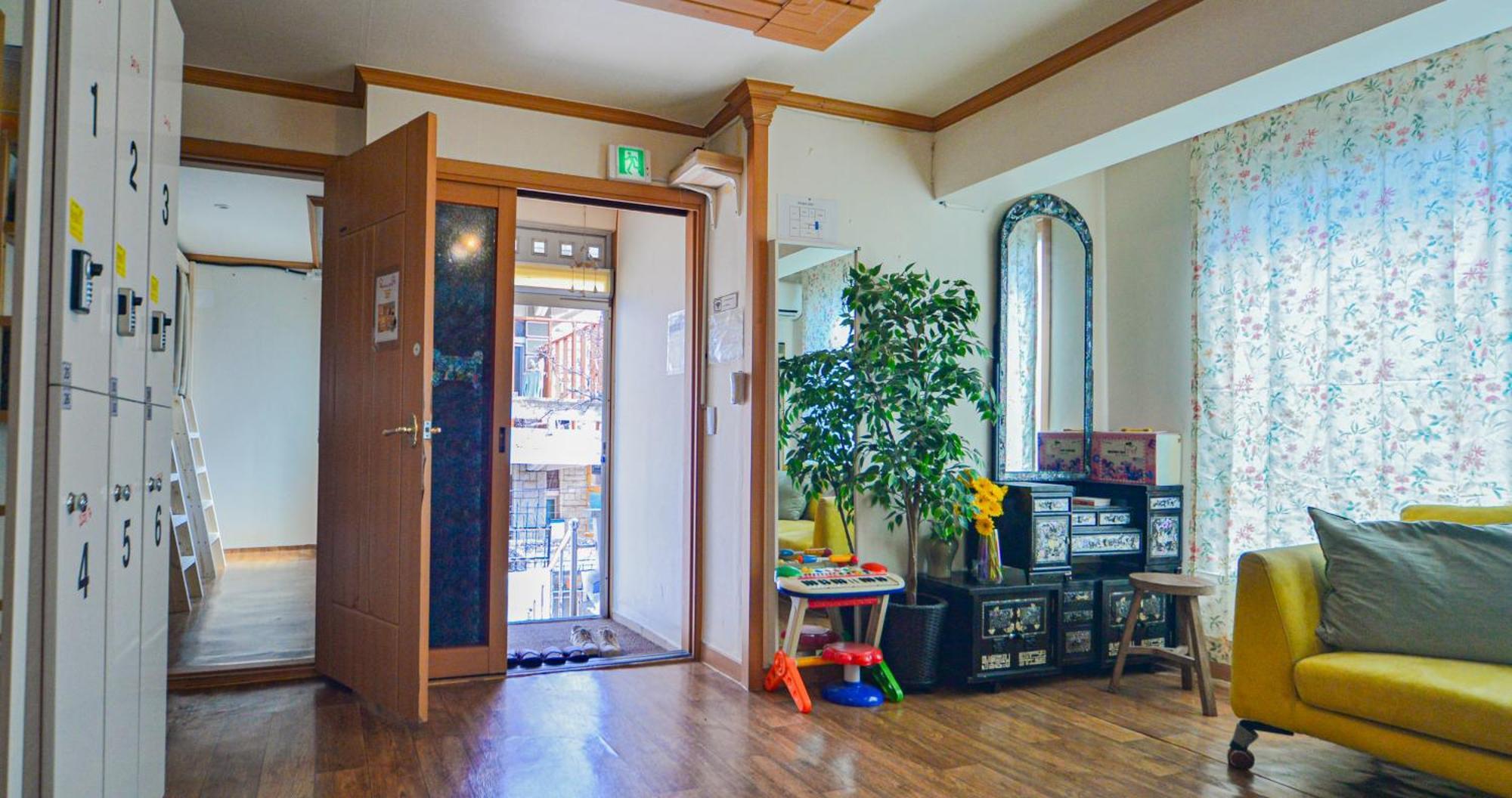 Helloworld Guesthouse Сеул Экстерьер фото