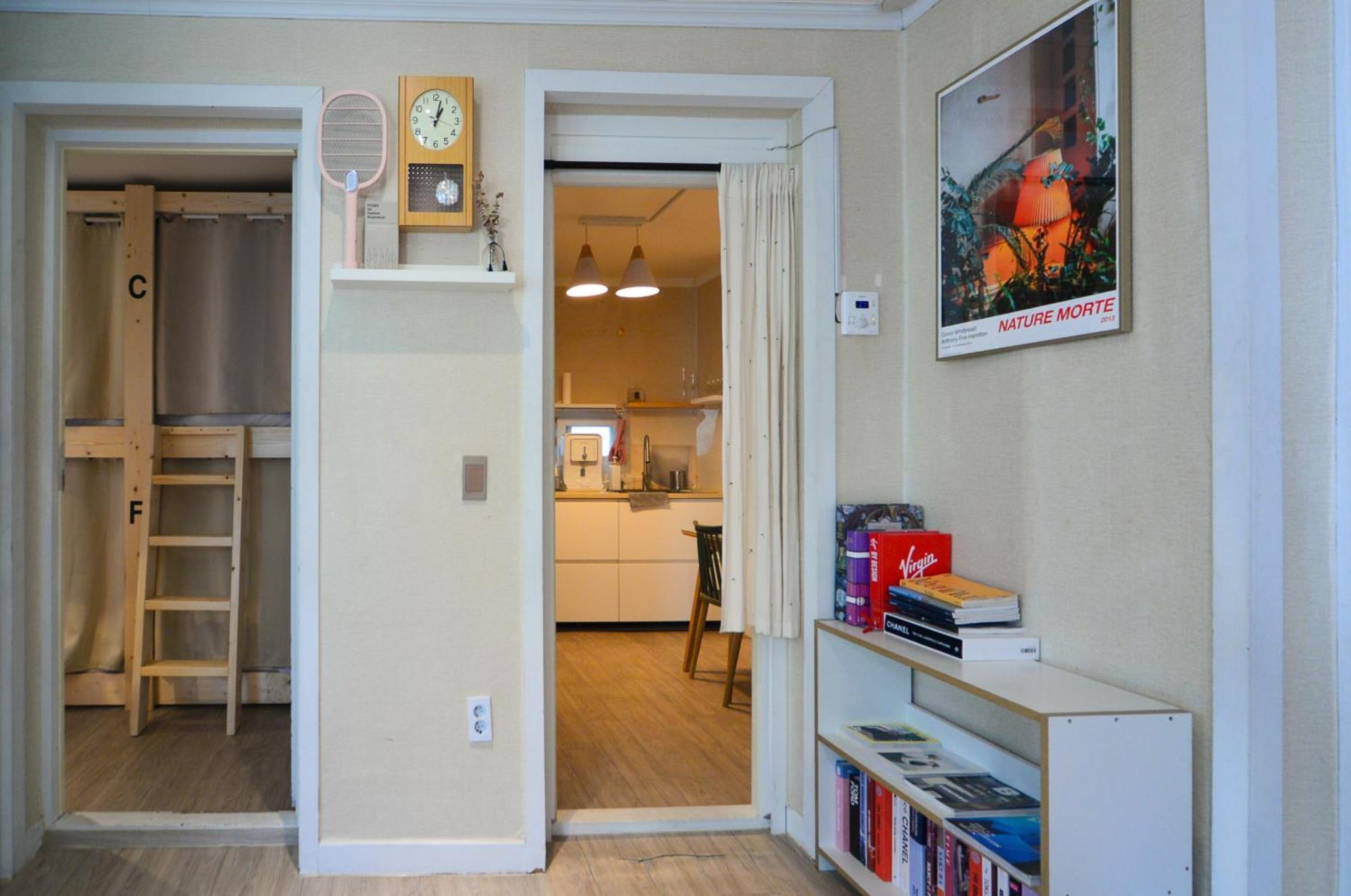 Helloworld Guesthouse Сеул Экстерьер фото